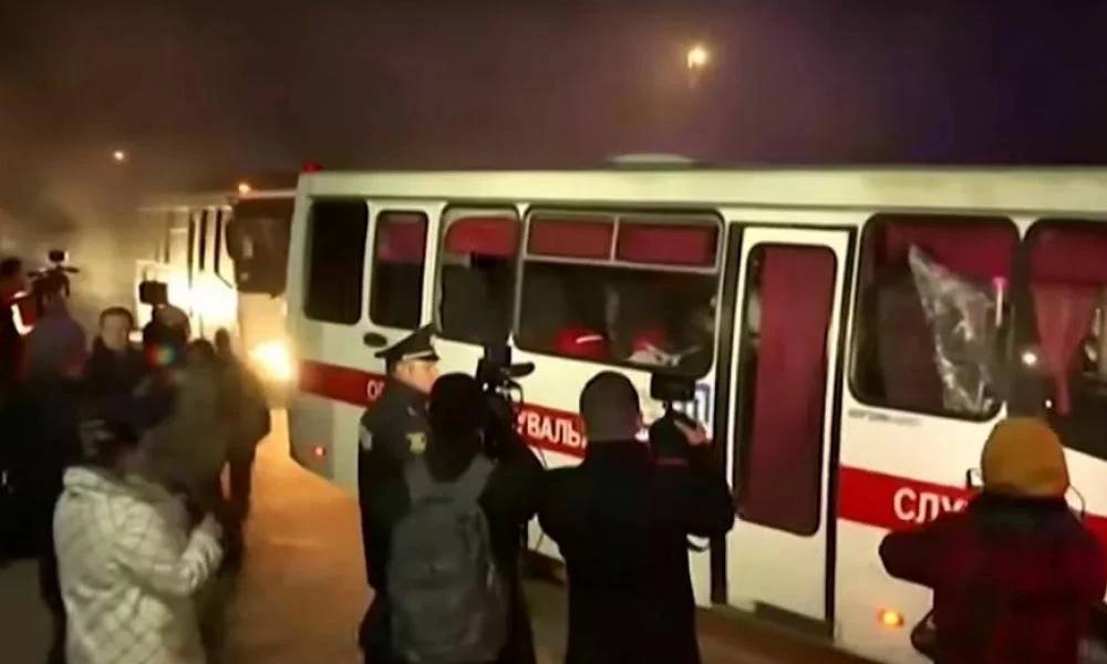 Κορωναϊός: Ουκρανοί έσπασαν τζάμια λεωφορείου με επαναπατρισμένους